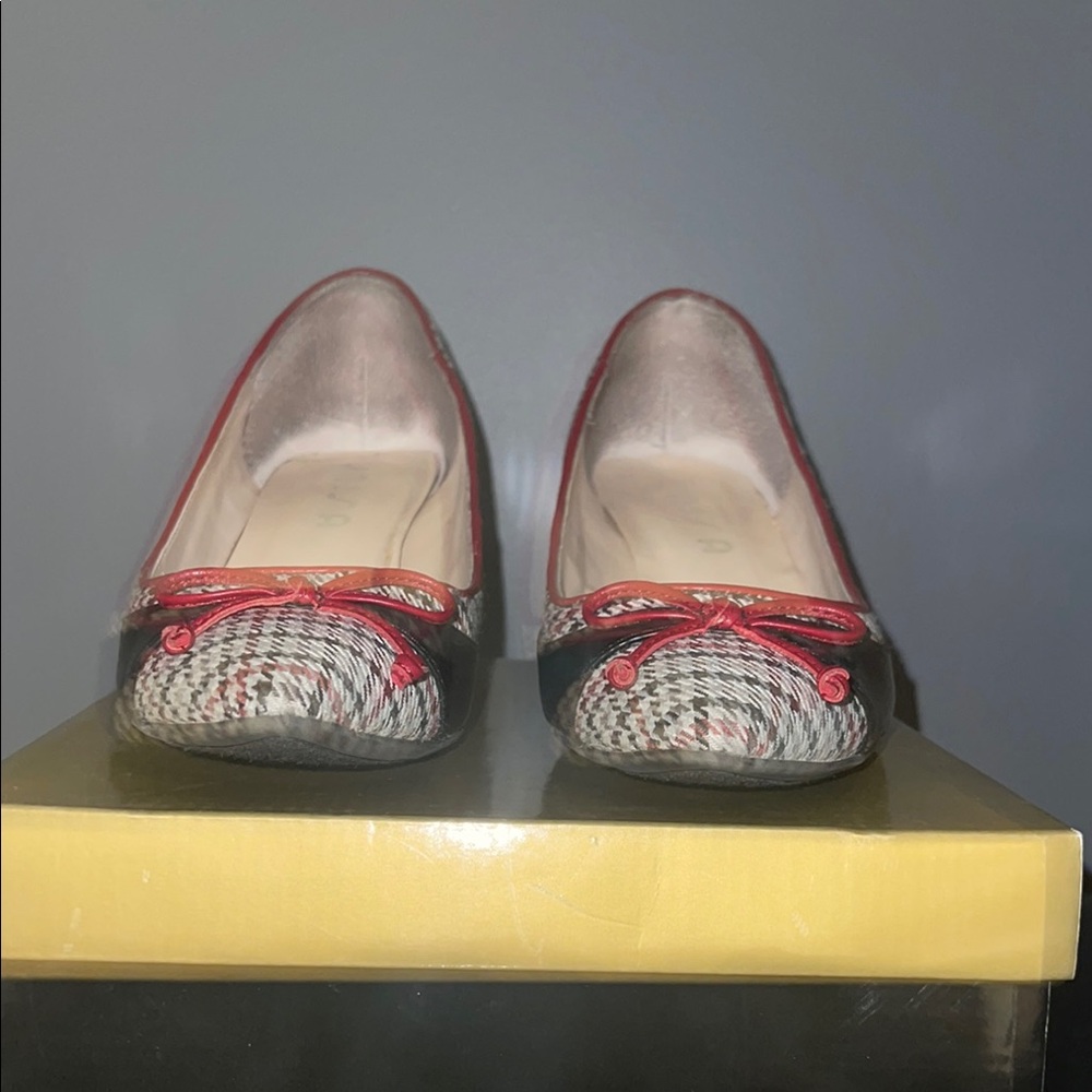 Unisa Red and Black Flats with Classic Design